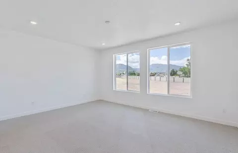 Living - 1002 E 250 South St, Salem, UT 84653 photo 5 of 5