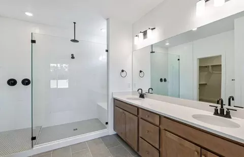 Bath - 1002 E 250 South St, Salem, UT 84653 photo 1 of 4