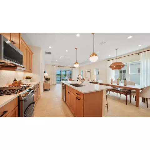 Kitchen - 10108 Cross River Trl, Parrish, FL 34219 photo 2 of 3