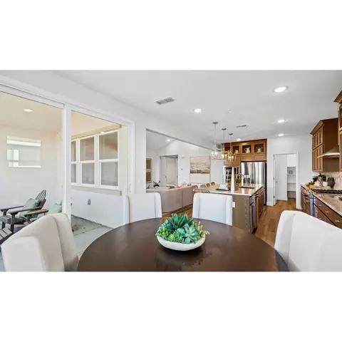 Dining - 440 Buckeye St, Dixon, CA 95620 photo 1 of 3