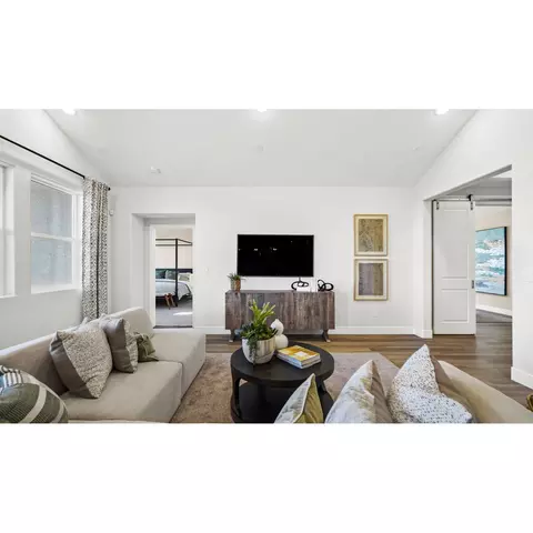 Living - 440 Buckeye St, Dixon, CA 95620 photo 1 of 1