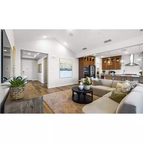 Entry Way - 440 Buckeye St, Dixon, CA 95620 photo 3 of 3