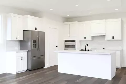 Kitchen - 21 S Moonlit Rd, Mapleton, UT 84664 photo 1 of 3