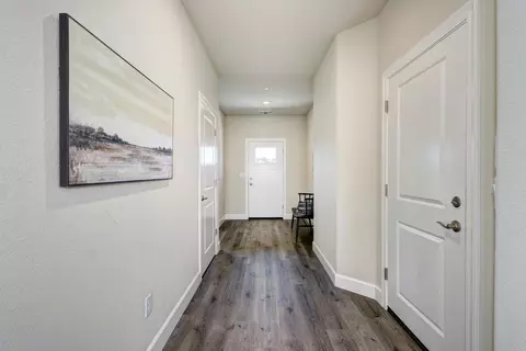 984 Hogan Rd, Galt, CA 95632 photo 3
