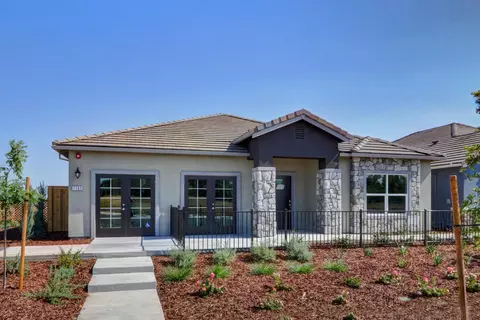 984 Hogan Rd, Galt, CA 95632 photo 4