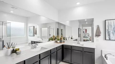 Bath - 312 Mount Williamson St, Henderson, NV 89015 photo 3 of 4