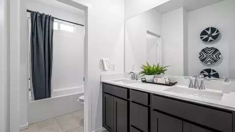 Bath - 312 Mount Williamson St, Henderson, NV 89015 photo 2 of 4