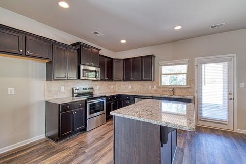 303 Longbridge, Perry, GA 31069 photo 16