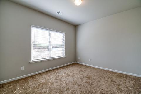303 Longbridge, Perry, GA 31069 photo 12