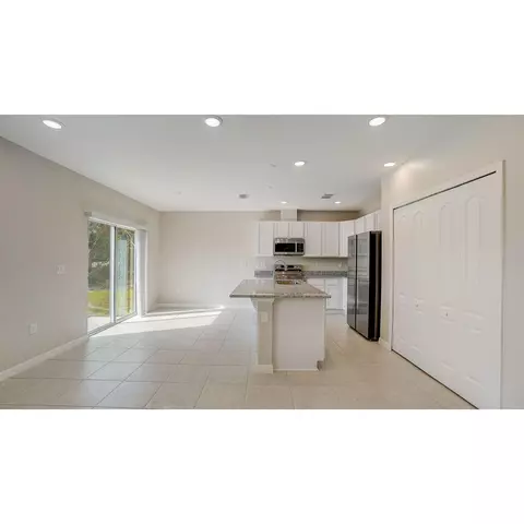12064 Eldron St, Spring Hill, FL 34609 photo 4