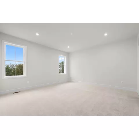Bedroom - 42225 Shining Star Sq, Ashburn, VA 20148 photo 4 of 6