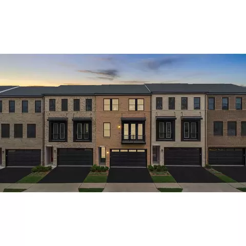 Exterior - 42225 Shining Star Sq, Ashburn, VA 20148 photo 2 of 3