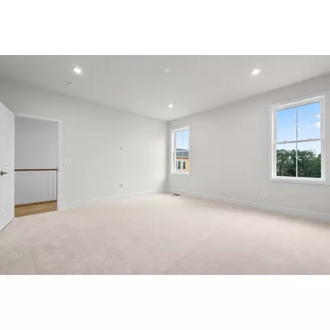 Bedroom - 42225 Shining Star Sq, Ashburn, VA 20148 photo 5 of 6