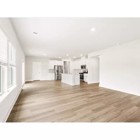 Living - 801 Treeline Rd, Moore, SC 29369 photo 1 of 2