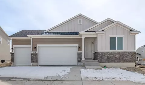 1074 E Blazing Sun Dr, Eagle Mountain, UT 84005 photo 1
