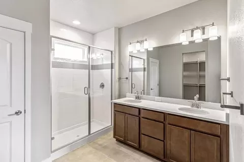 Bath - 21262 E 63rd Dr, Aurora, CO 80019 photo 5 of 5