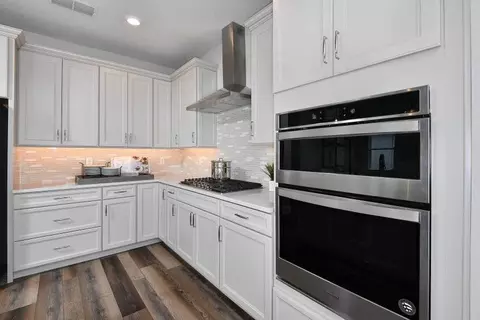 Kitchen - 2492 Pine Preserve Ct, Saint Cloud, FL 34771 photo 4 of 7