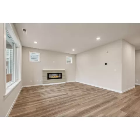 Living - 10815 43rd Ave SE, Everett, WA 98208 photo 2 of 5