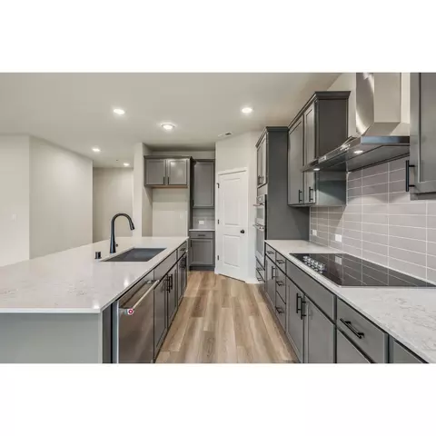 Kitchen - 10815 43rd Ave SE, Everett, WA 98208 photo 3 of 3