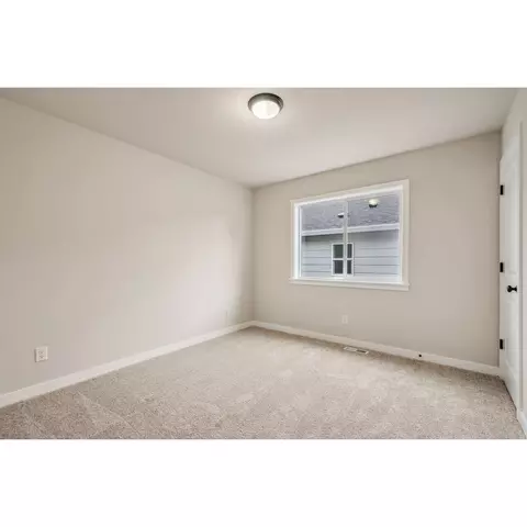 Bedroom - 10815 43rd Ave SE, Everett, WA 98208 photo 3 of 4