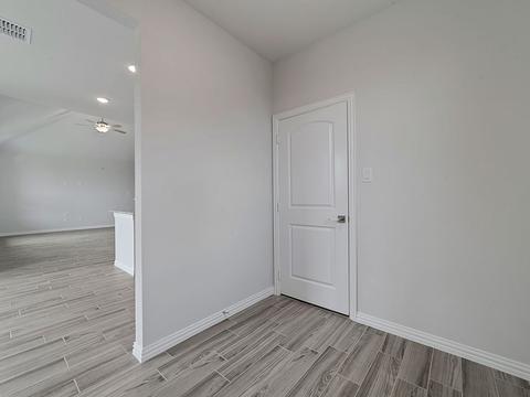 8209 Hampton Dr, Rowlett, TX 75089 photo 16