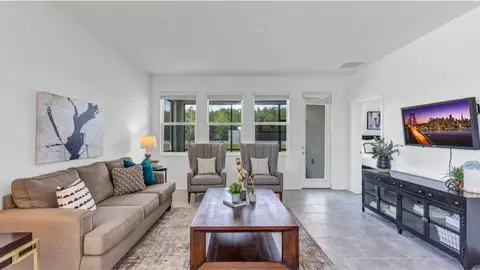Living - 4200 Jespersen St, Apopka, FL 32712 photo 2 of 2