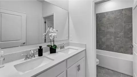 Bath - 4200 Jespersen St, Apopka, FL 32712 photo 1 of 4