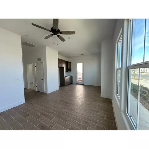 2240 N Russell Ave, Clovis, CA 93619 photo 7