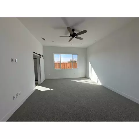 2240 N Russell Ave, Clovis, CA 93619 photo 4