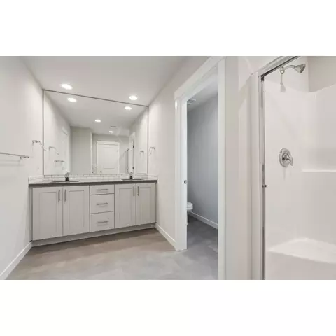 Bath - 2998 S Quartz Dr, Cornelius, OR 97113 photo 3 of 3