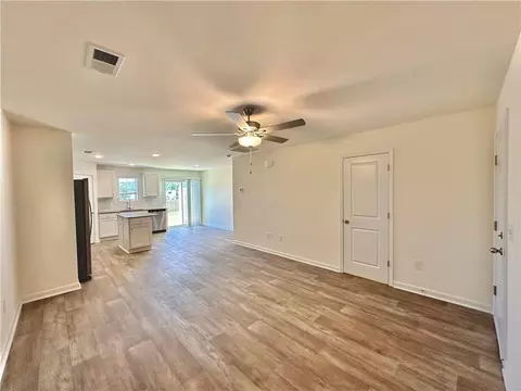 Living - 468 Seaborn Cir, Pendleton, SC 29670 photo 1 of 2