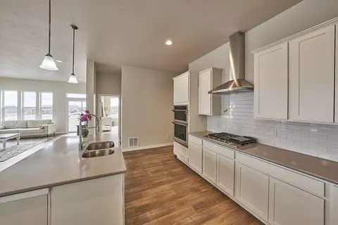 Kitchen - 12875 Stone Valley Dr, Colorado Springs, CO 80920 photo 7 of 9