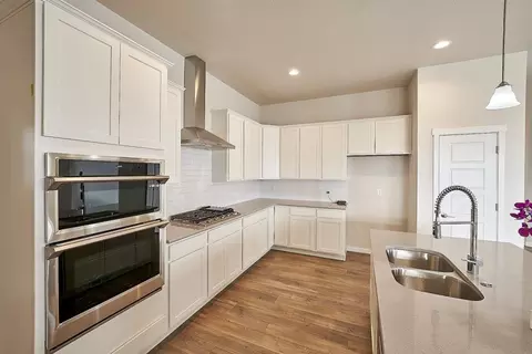 Kitchen - 12875 Stone Valley Dr, Colorado Springs, CO 80920 photo 5 of 9