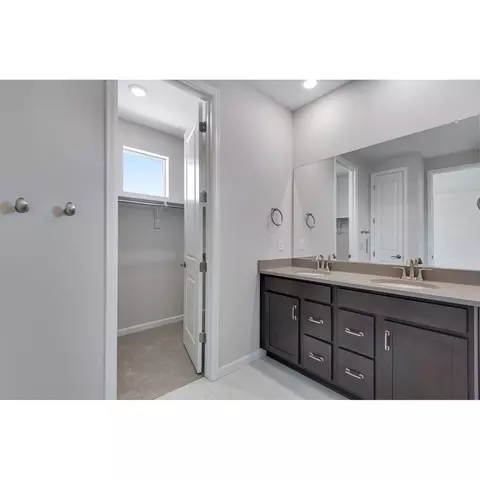 Bath - 1536 E 3rd Ave, Longmont, CO 80501 photo 1 of 2