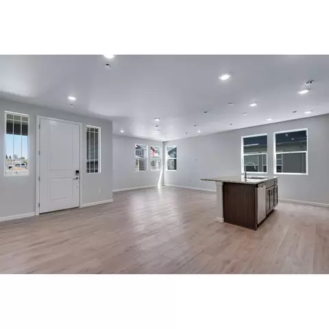 Living - 1536 E 3rd Ave, Longmont, CO 80501 photo 1 of 3