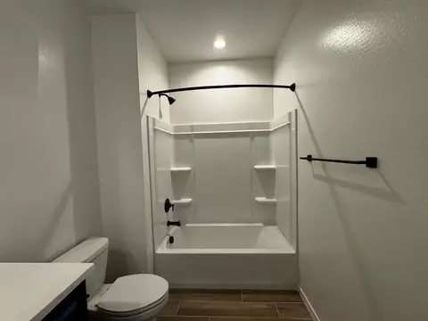 Bath - 9436 E Spiral Ave, Mesa, AZ 85212 photo 3 of 8