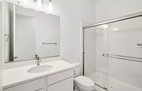 Bath - 1338 Spanish Oak Ave, Manteca, CA 95337 photo 4 of 4