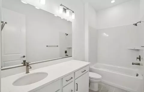 Bath - 1338 Spanish Oak Ave, Manteca, CA 95337 photo 3 of 4