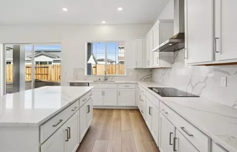 Kitchen - 1338 Spanish Oak Ave, Manteca, CA 95337 photo 3 of 3