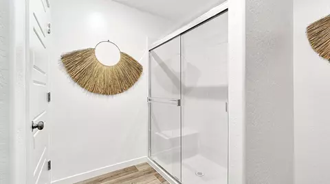 Bath - 3237 Carambola Ave, Clovis, CA 93619 photo 2 of 4
