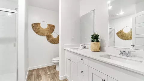 Bath - 3237 Carambola Ave, Clovis, CA 93619 photo 1 of 4