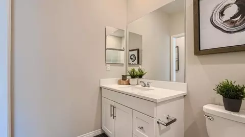 Bath - 30438 Waterline Dr, Menifee, CA 92584 photo 4 of 4