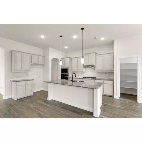 911 Meadow View Dr, Cleburne, TX 76033 photo 6