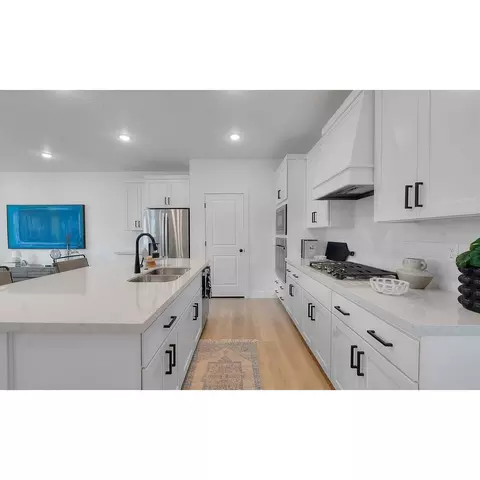 Kitchen - 68 S Moonlit Rd, Mapleton, UT 84664 photo 7 of 11