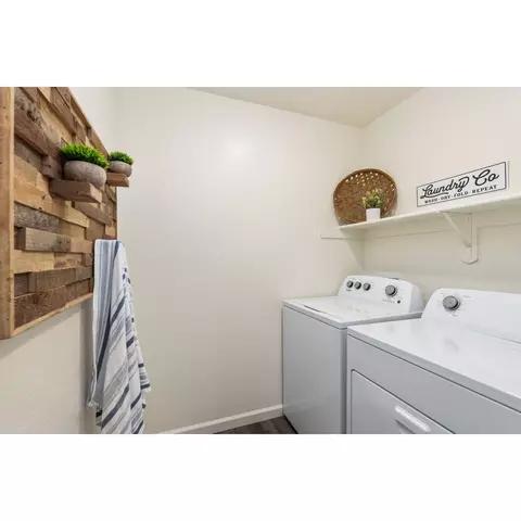 8610 Akero Avenuee, Bakersfield, CA 93307 photo 29