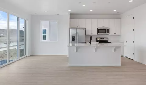 1431 E Wilbur Ln, Eagle Mountain, UT 84005 photo 3