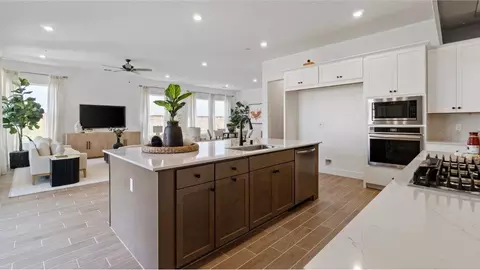 Kitchen - 912 Traverse Dr S, Madera, CA 93636 photo 4 of 4