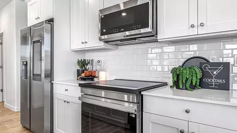 Kitchen - 2296 N Osmun Ave, Clovis, CA 93619 photo 4 of 4