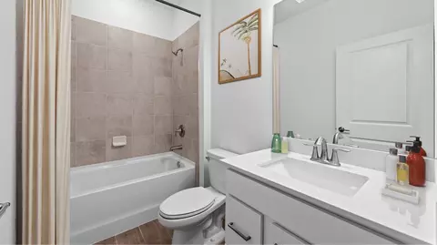 Bath - 20505 Verawood Loop, Estero, FL 33928 photo 2 of 2