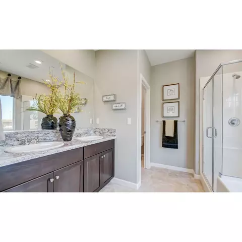 1432 W Ryan Ave, Fowler, CA 93625 photo 3